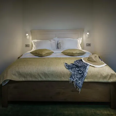La Boheme Boutique Casa Soare Готель 4*