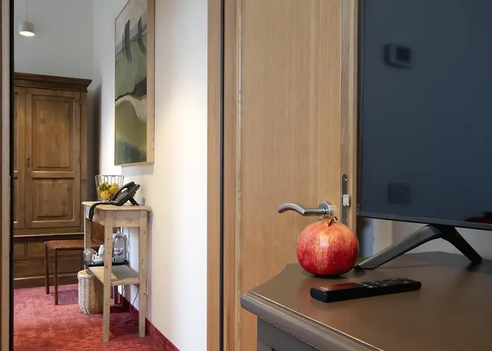Отель La Boheme Boutique Casa Soare